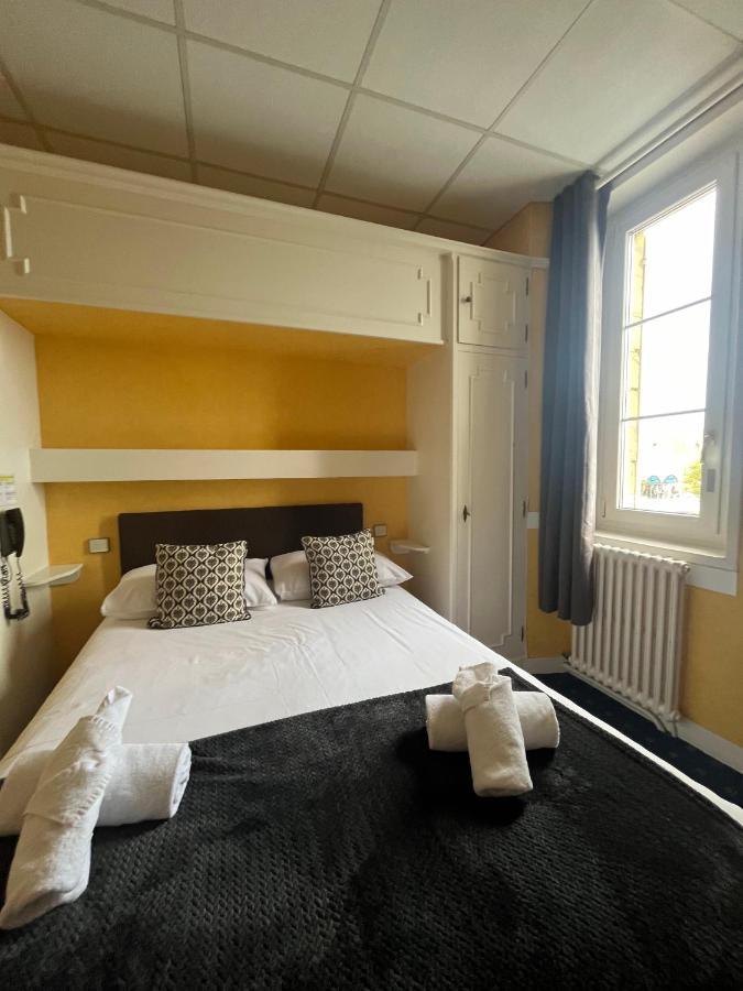 Hôtel le phare Ouistreham Extérieur photo