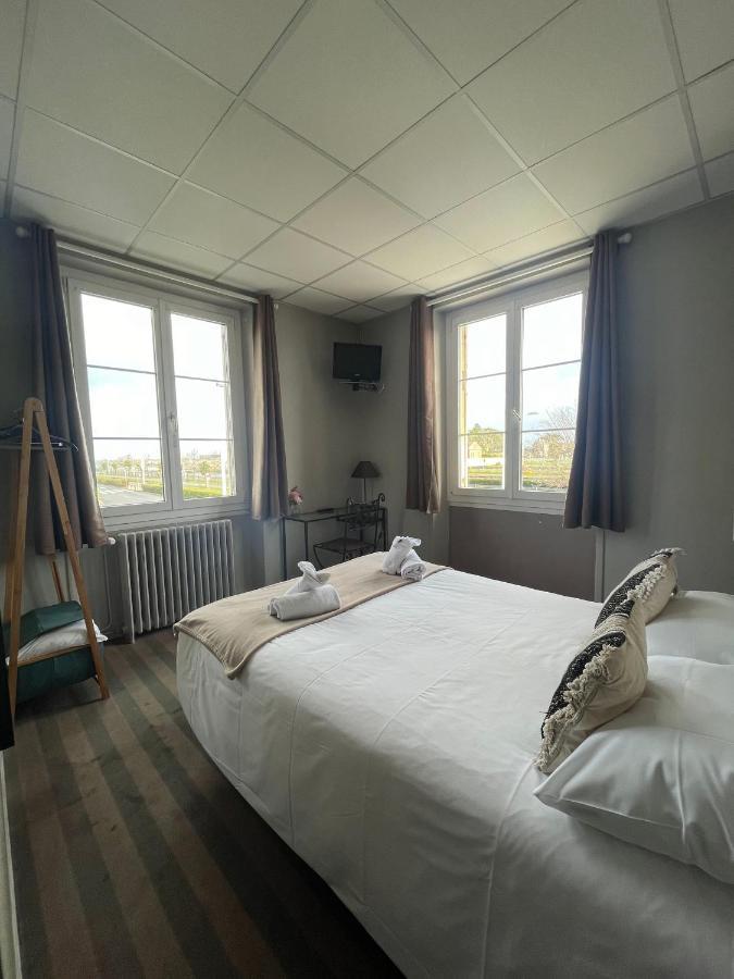 Hôtel le phare Ouistreham Extérieur photo