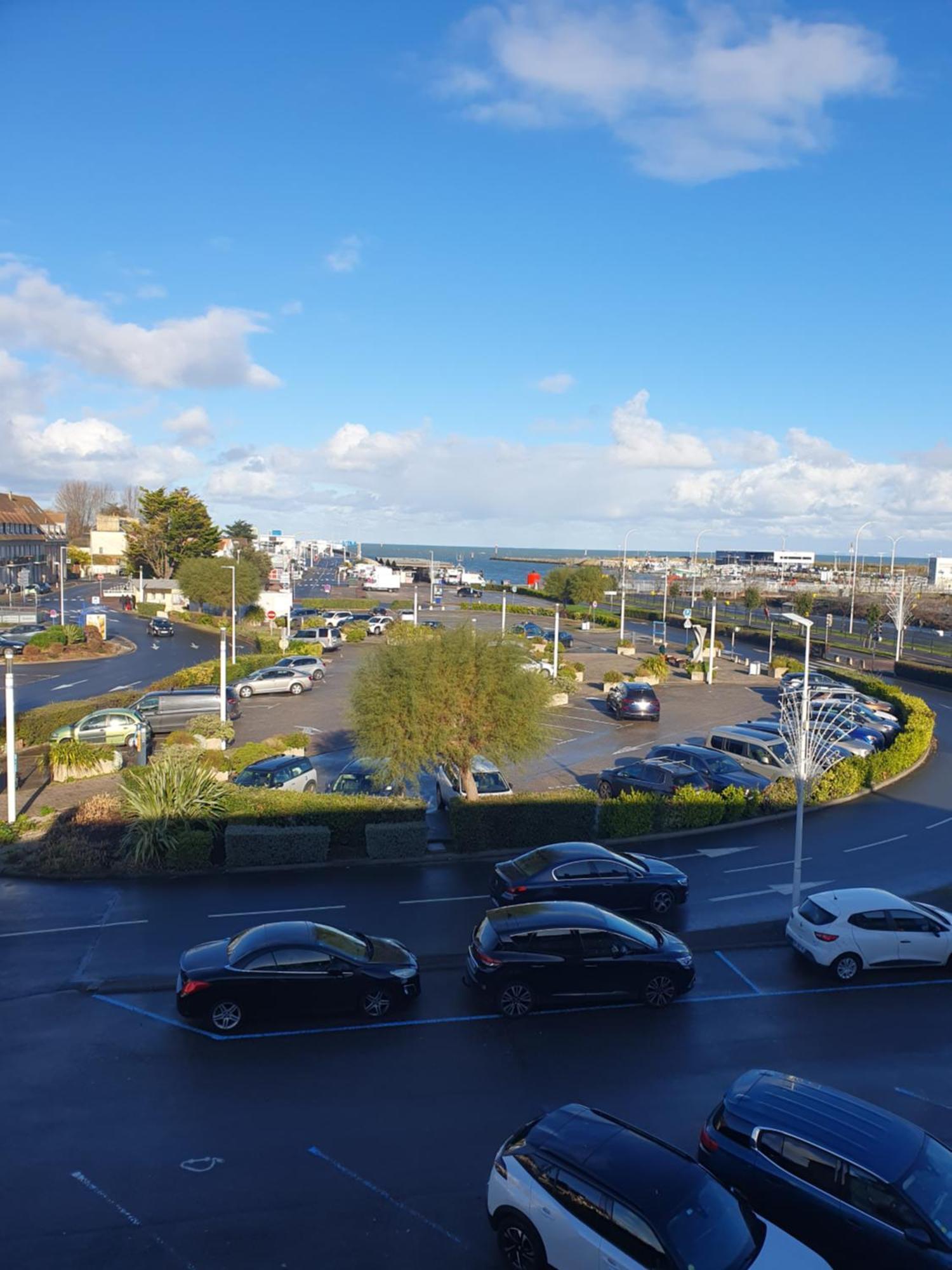 Hôtel le phare Ouistreham Extérieur photo