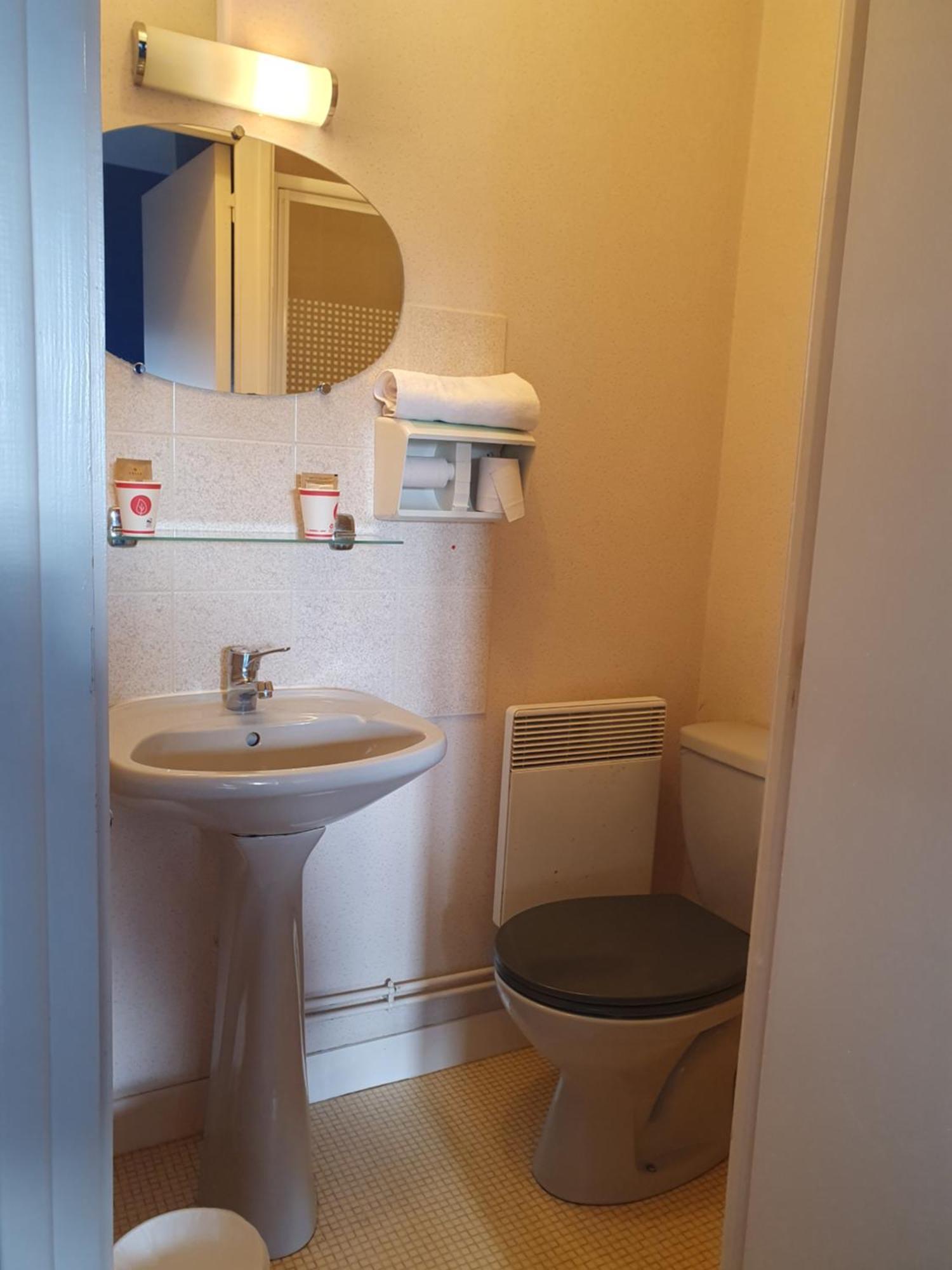 Hôtel le phare Ouistreham Extérieur photo