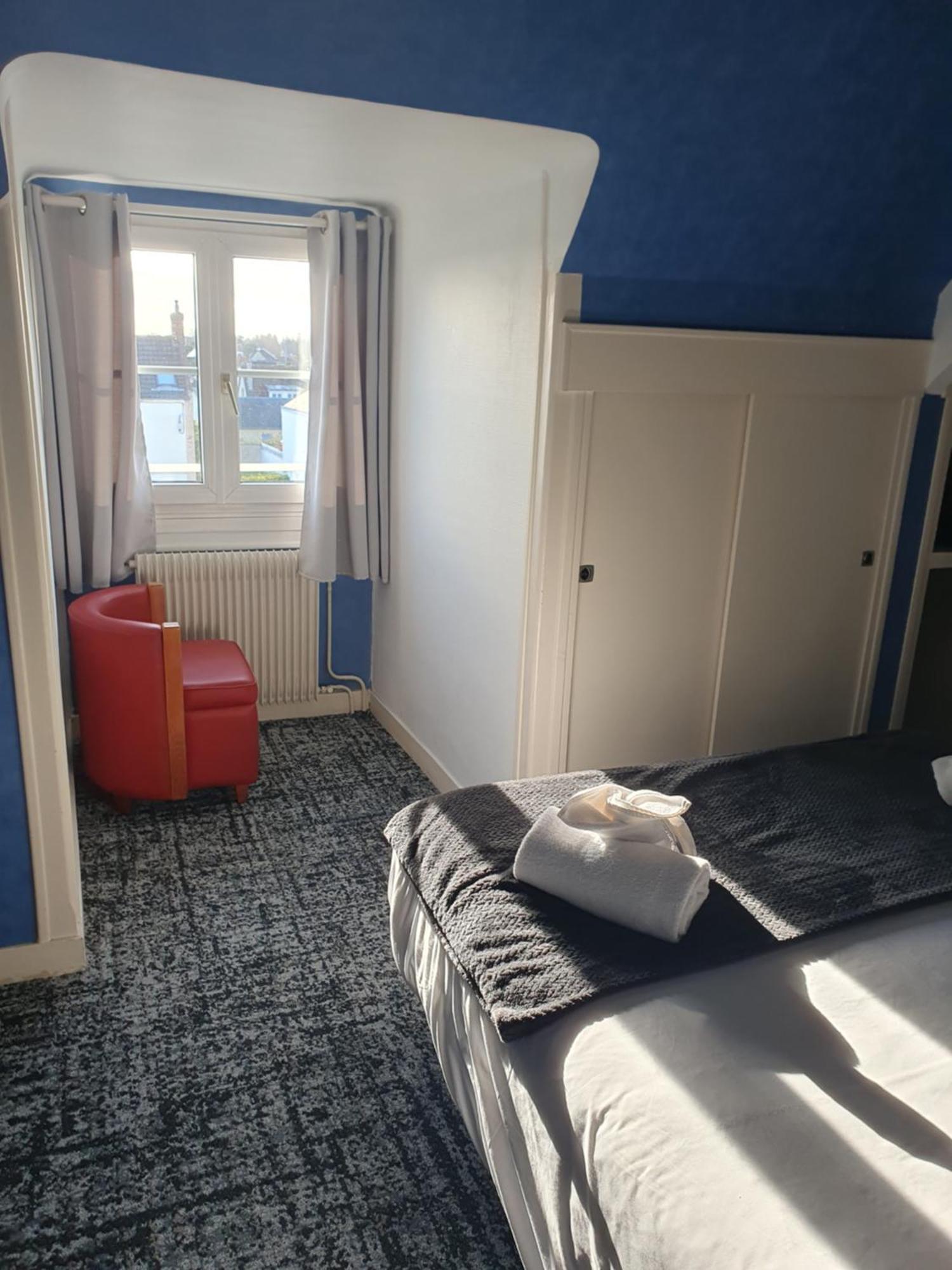 Hôtel le phare Ouistreham Extérieur photo
