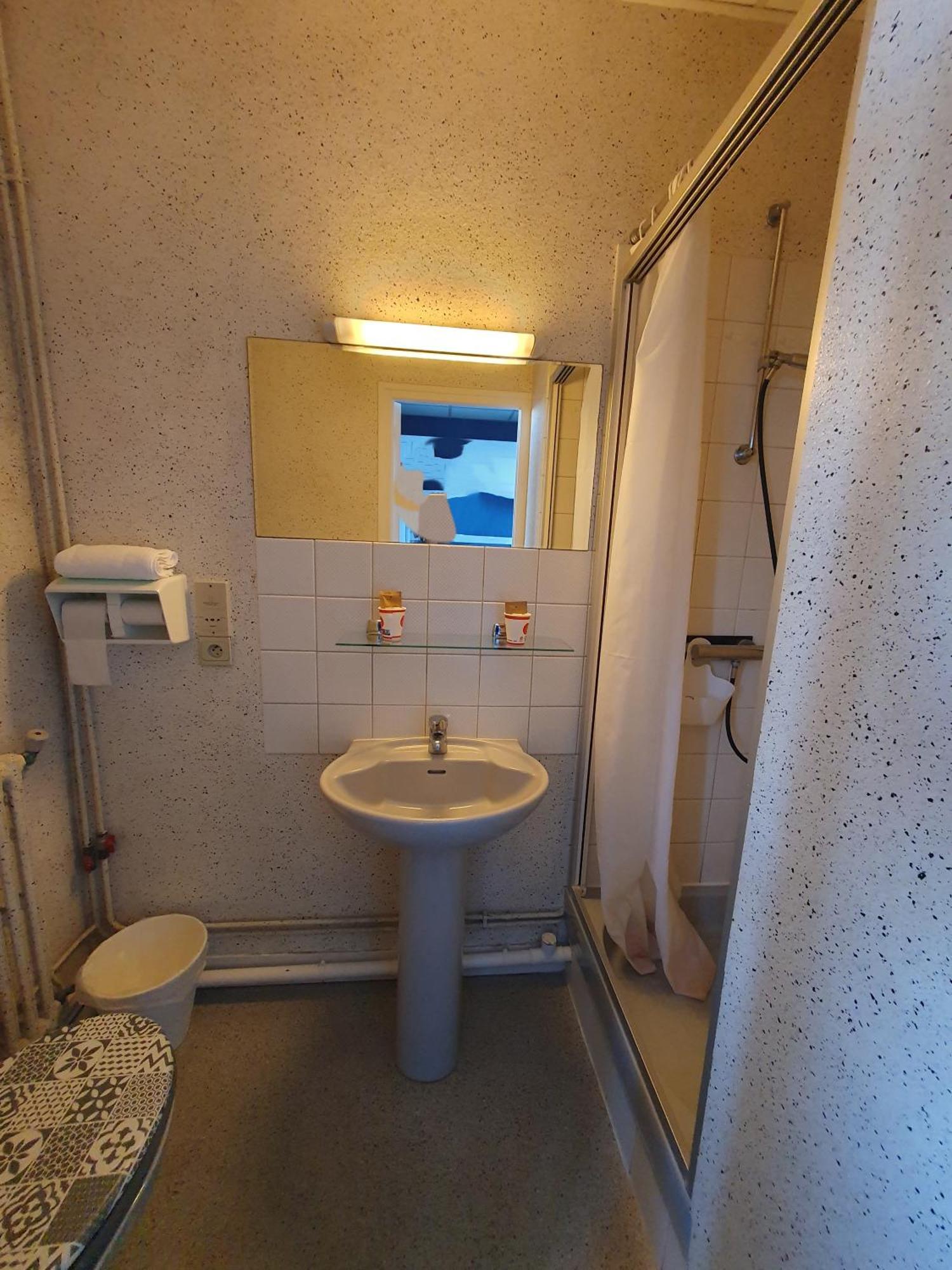 Hôtel le phare Ouistreham Extérieur photo