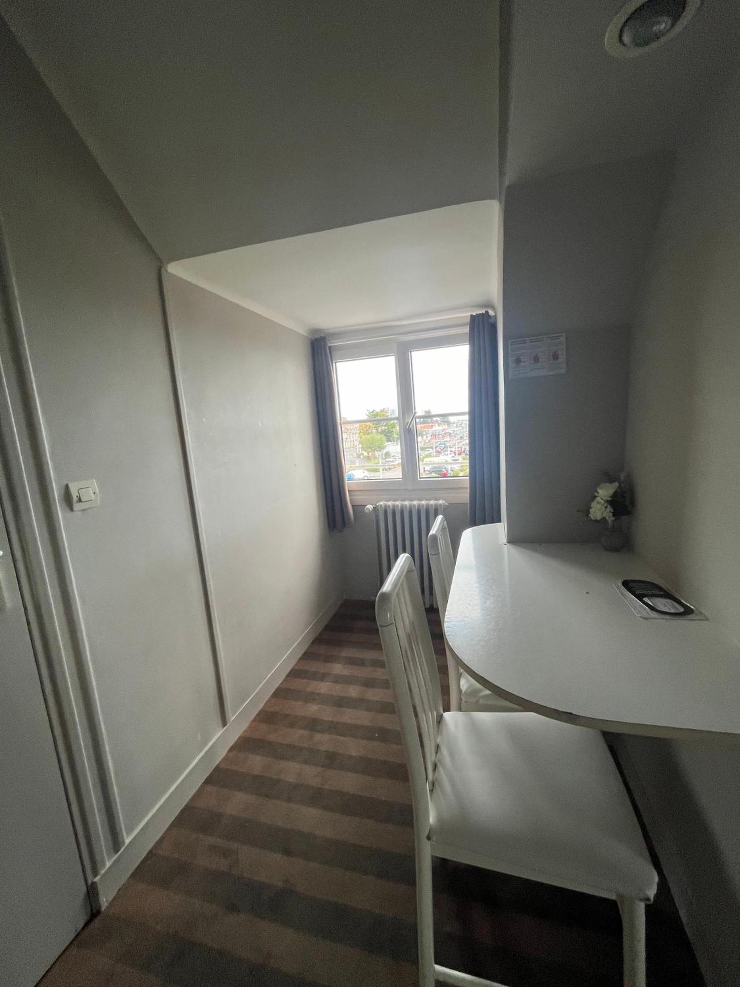 Hôtel le phare Ouistreham Extérieur photo