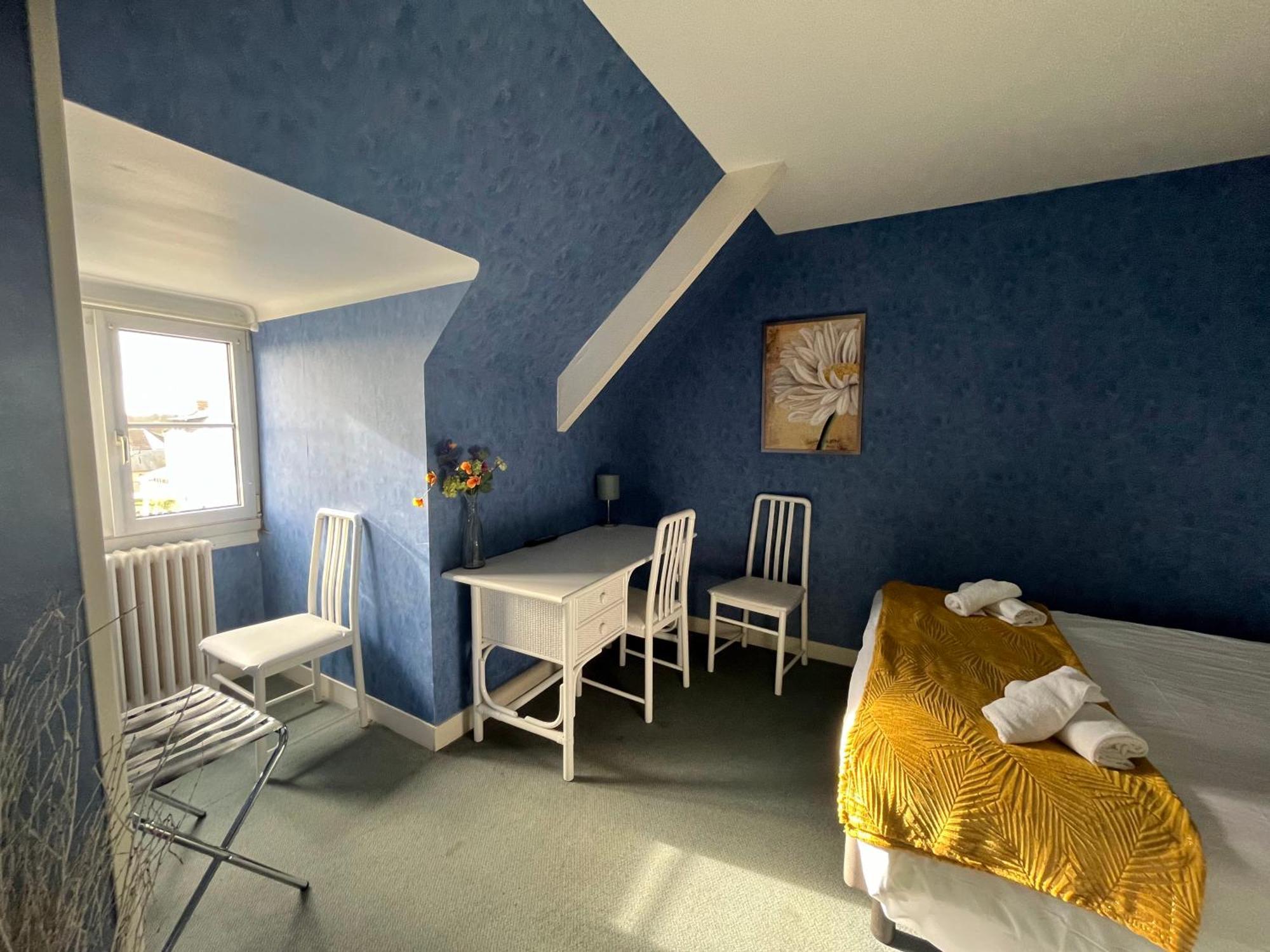 Hôtel le phare Ouistreham Extérieur photo