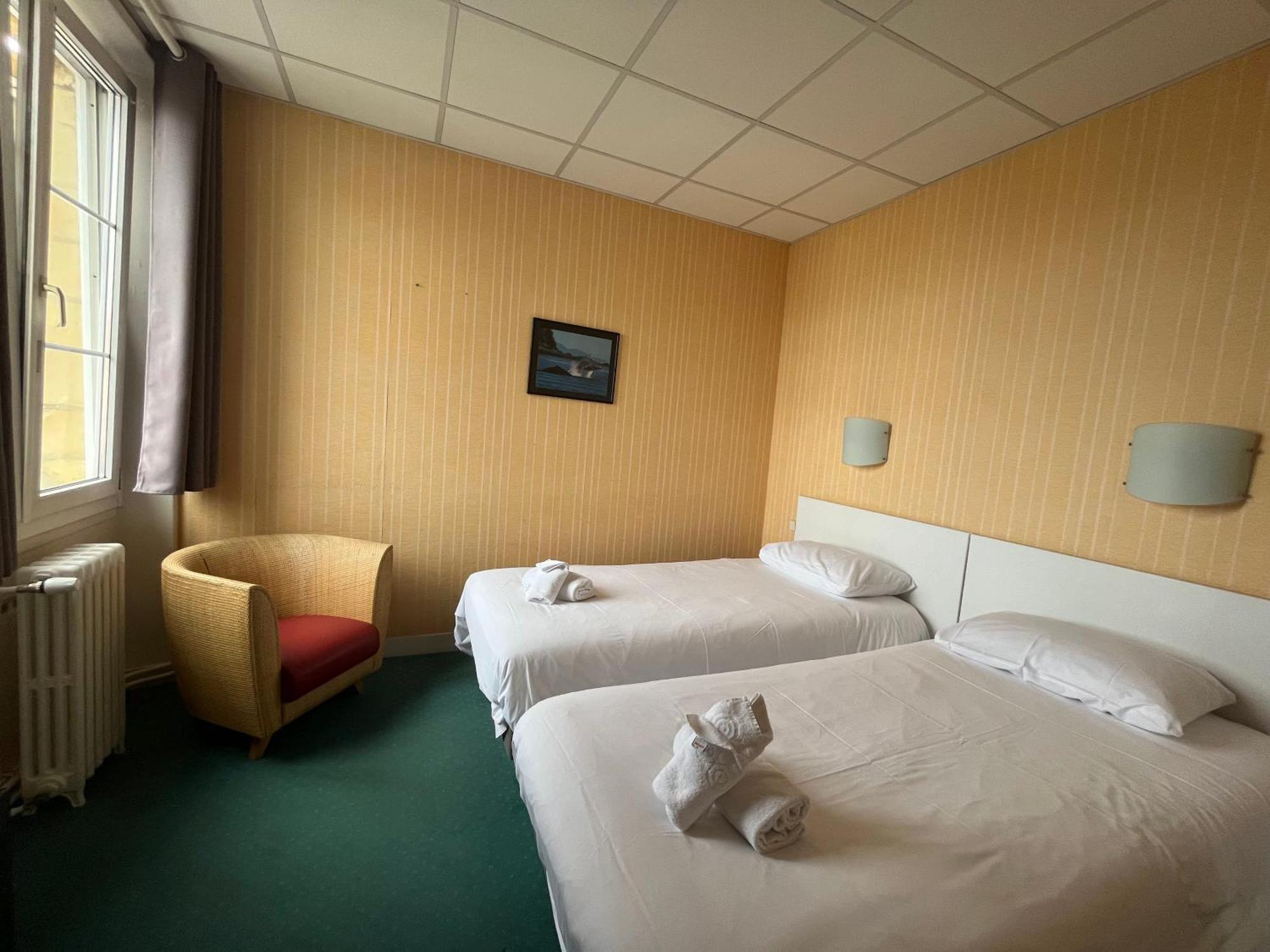 Hôtel le phare Ouistreham Extérieur photo